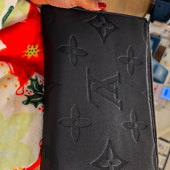 LV TABLET CASE BLACK - Picture 2 of 2